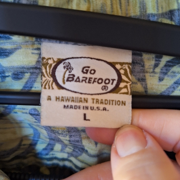 Go Barefoot Mens Floral Tribal Hawaiian Short Sleeve Button Down. Size L - Picture 3 of 6